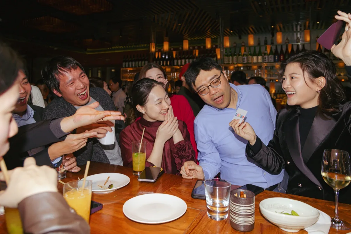 近景魔術演出照 1