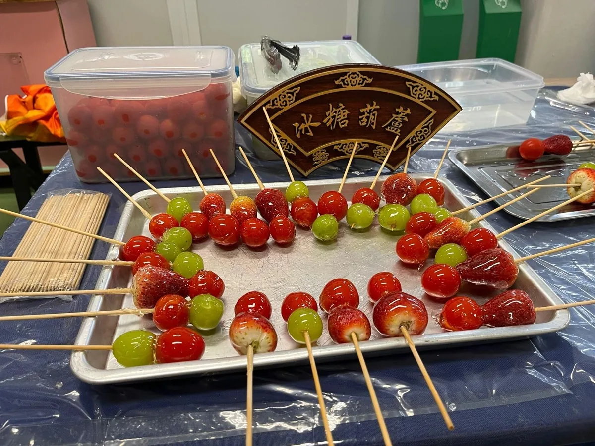 傳統小食攤位演出照 1